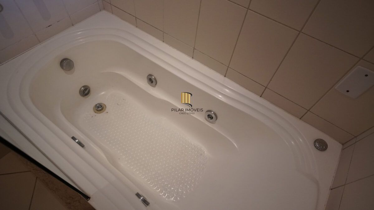 Cobertura no bairro Lago Negro em Gramado de 3 dormitórios e vaga