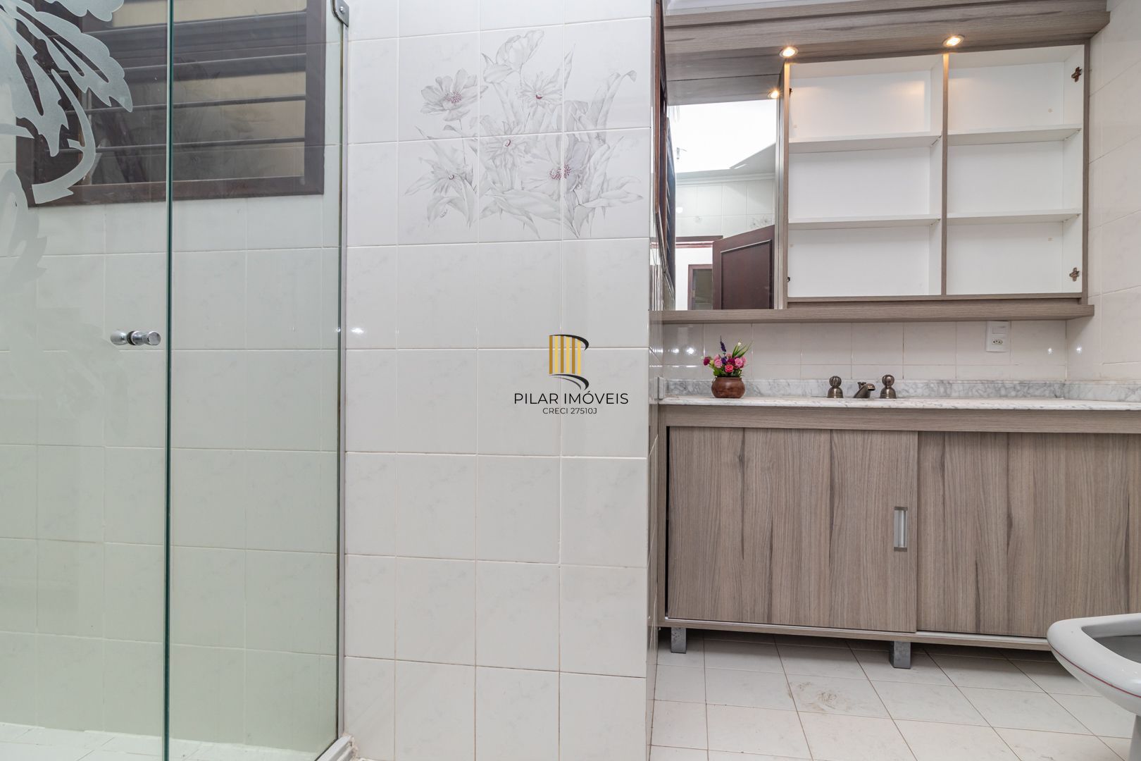 Casa no bairro Jardim Planalto de 3 dormitórios e 3 vagas