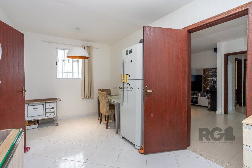 casa de 03 dorm, 02 banheiros , 03 vagas