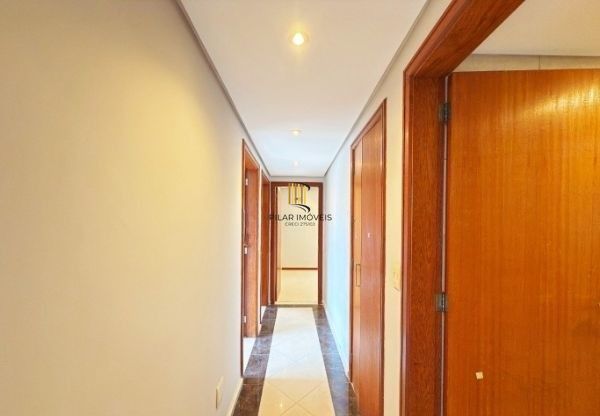 Apartamento no bairro Santana de 3 dormitórios e vaga DESOCUPADO