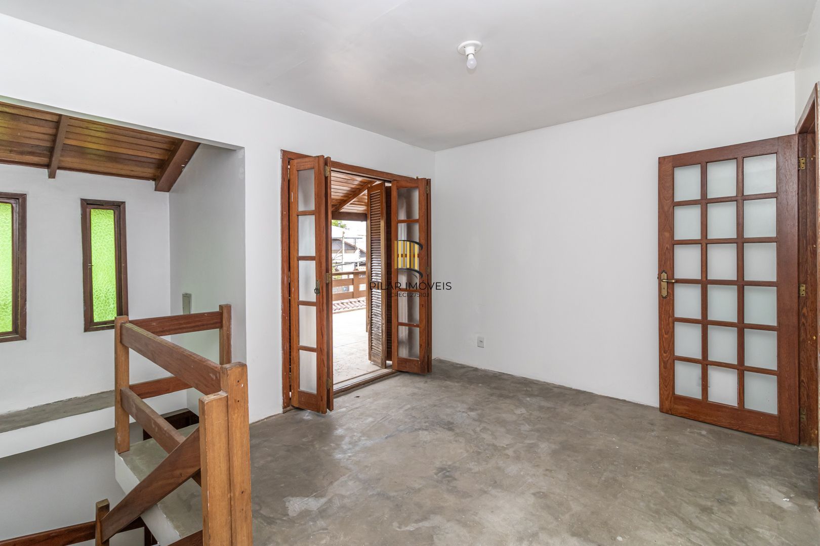 Casa no bairro Sarandi com 4 dormitórios e 4 vagas - Pilar Imóveis