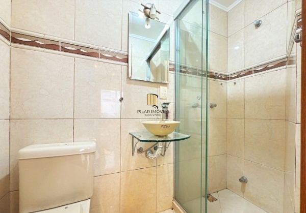 Apartamento no bairro Santana de 3 dormitórios e vaga DESOCUPADO