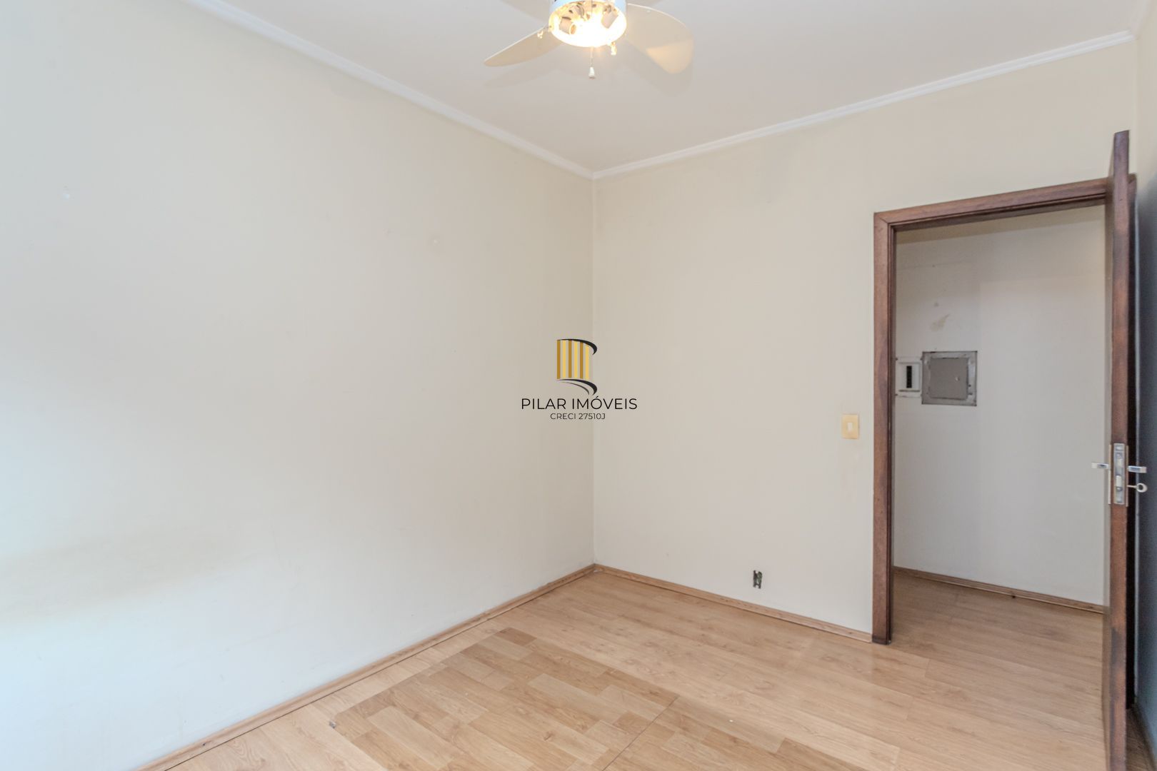 Apartamento no Centro de 2 dormitórios DESOCUPADO