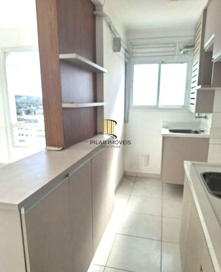 Apartamento de 2 dormitórios e vaga no bairro Santo Antônio desocupado