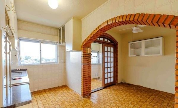 Apartamento na Medianeira de 2 dormitórios e vaga