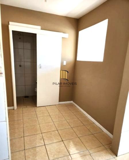 Apartamento no Menino Deus de 2 dormitórios DESOCUPADO