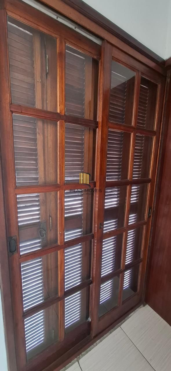 Casa em Canoas de 2 dormitórios DESOCUPADA