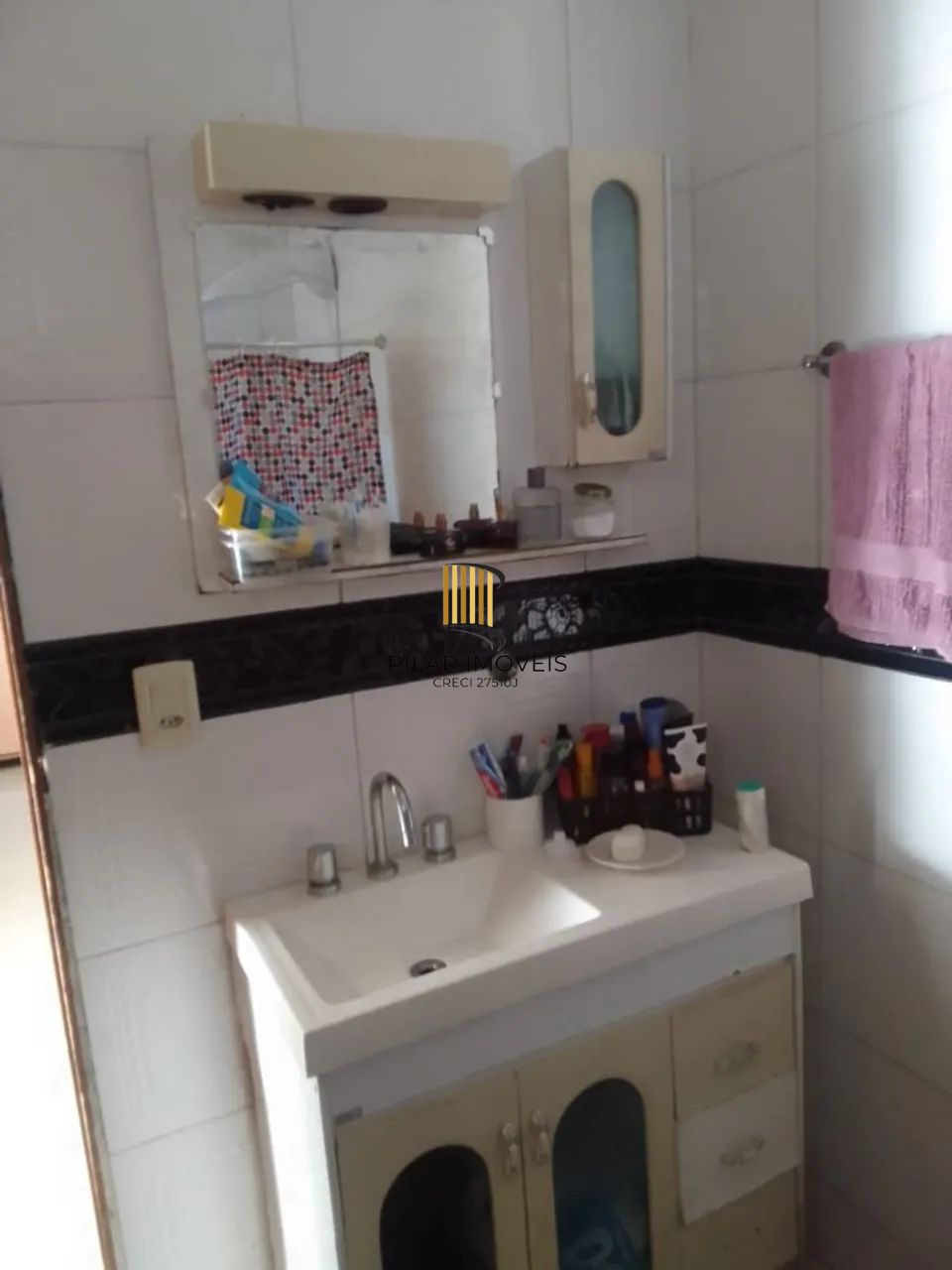 Casa 4 dormitórios no bairro Maringá