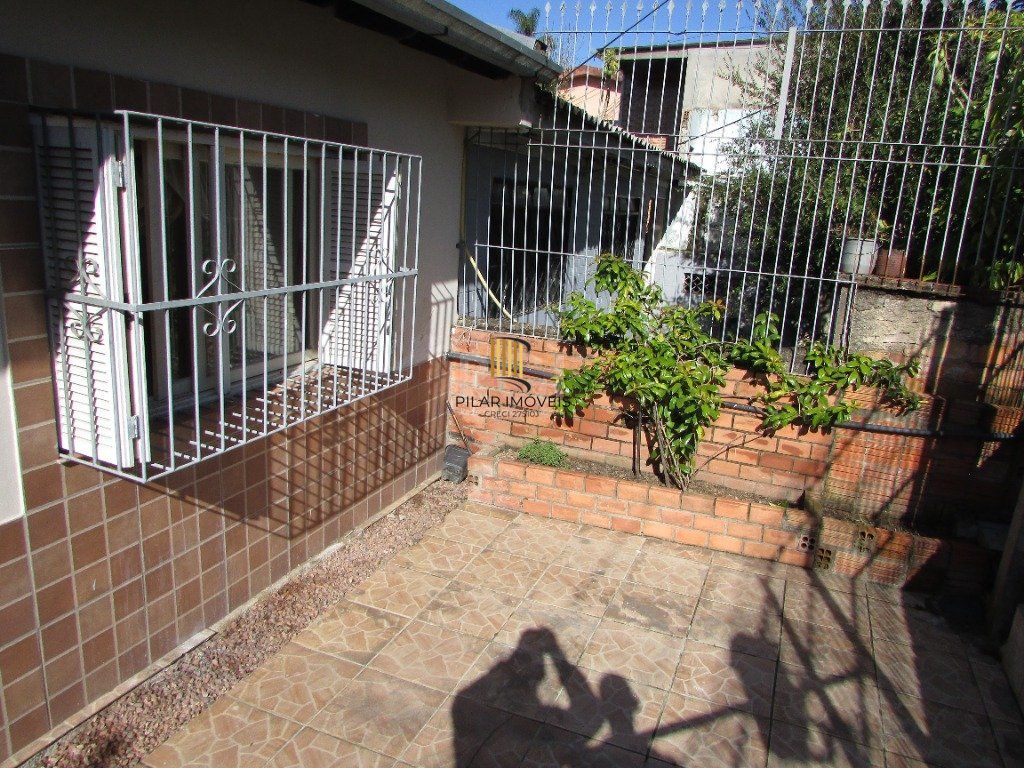 Casa para Venda - 180m², 3 dormitórios, 2 vagas - Jardim Carvalho