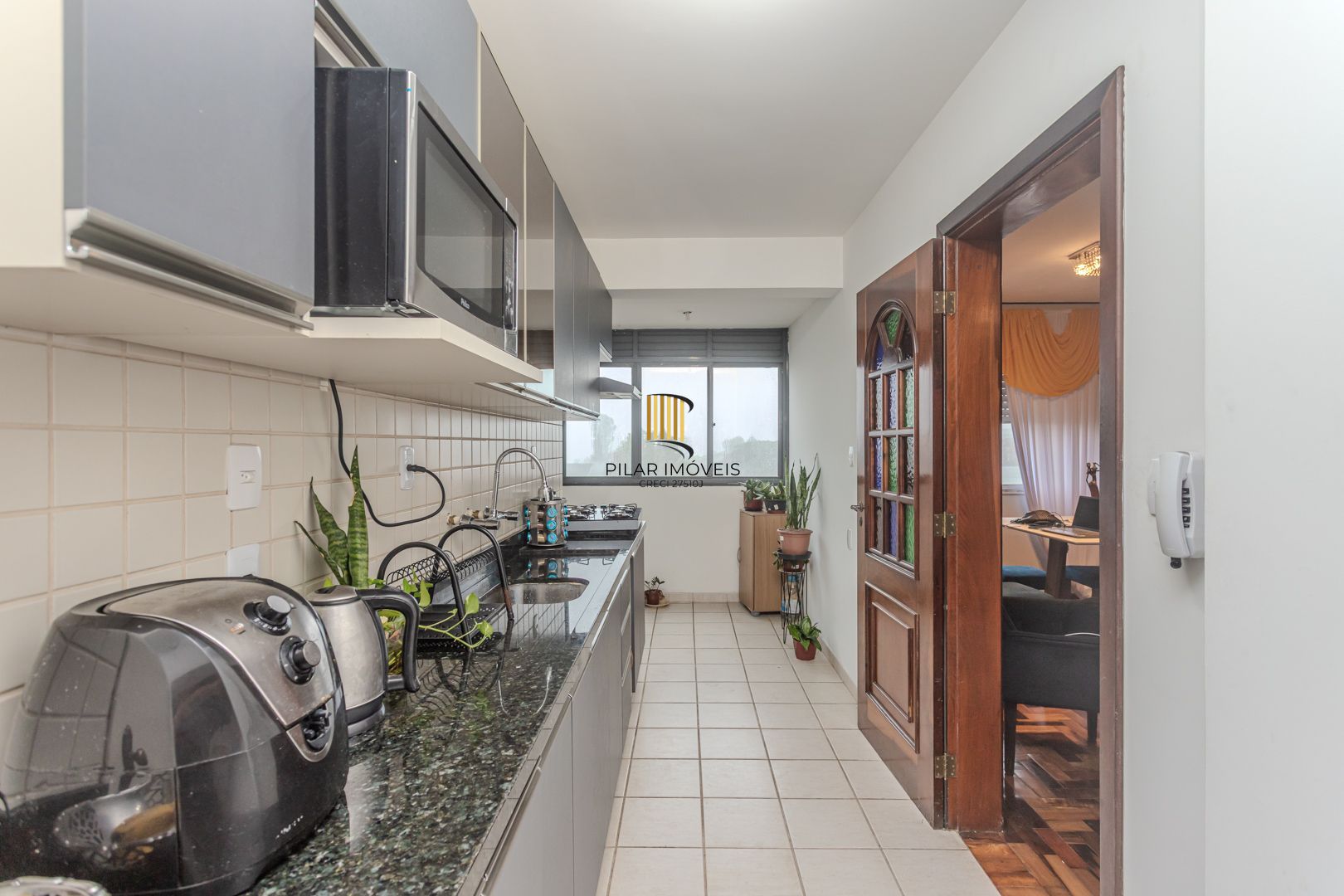 OCASIÃO 3 dormitórios, suíte e vaga, 106m² privativos, por R$ 400 mil