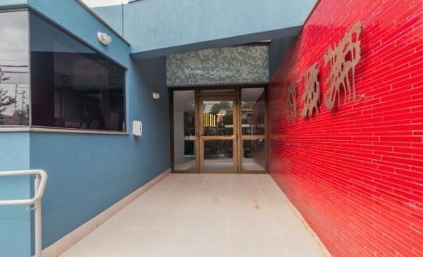 Apartamento de 2 dormitórios e 2 vagas DESOCUPADO