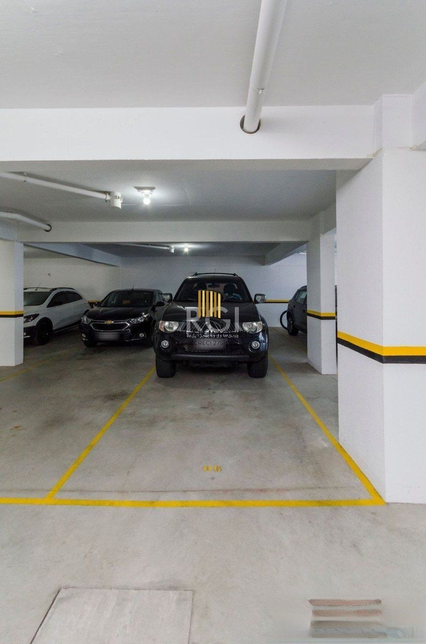 Cobertura duplex na Medianeira de 2 dormitórios e 2 vagas