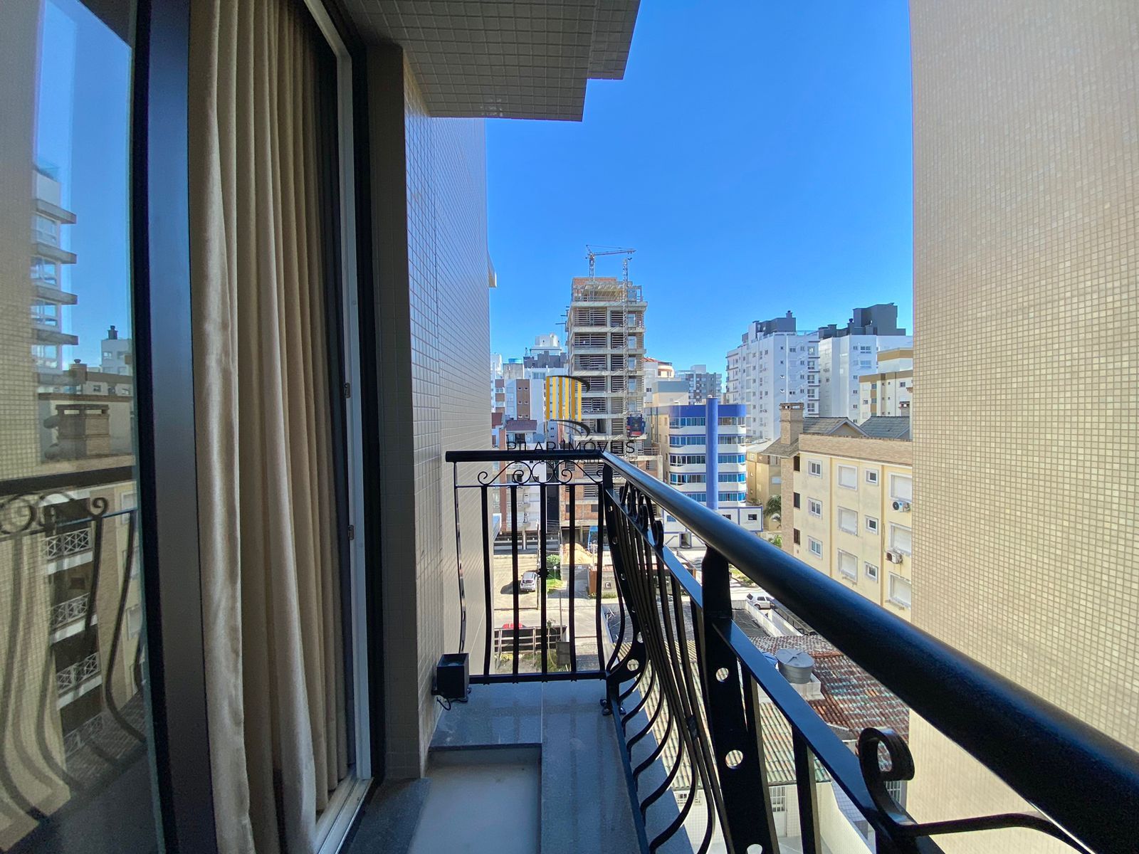 Apartamento NOVO em Capão da Canoa de 2 dormitórios e vaga