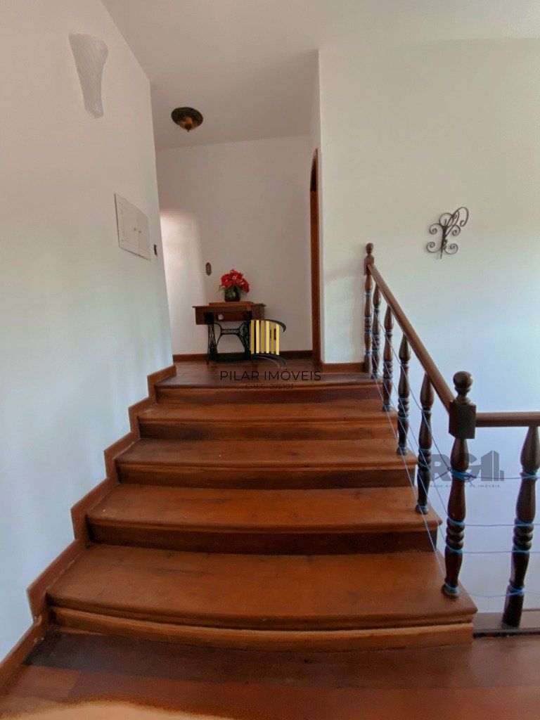 Casa no Teresópolis de 4 dormitórios e 4 vagas