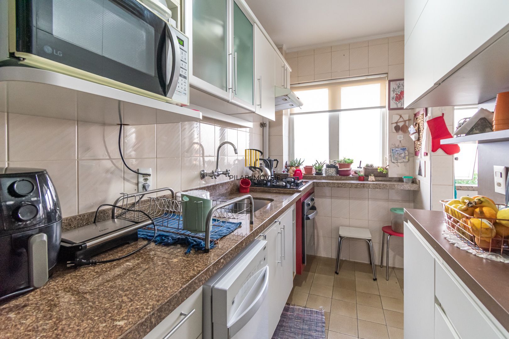 Apartamento no Passo D'areia de 3 dormitórios vaga e infra