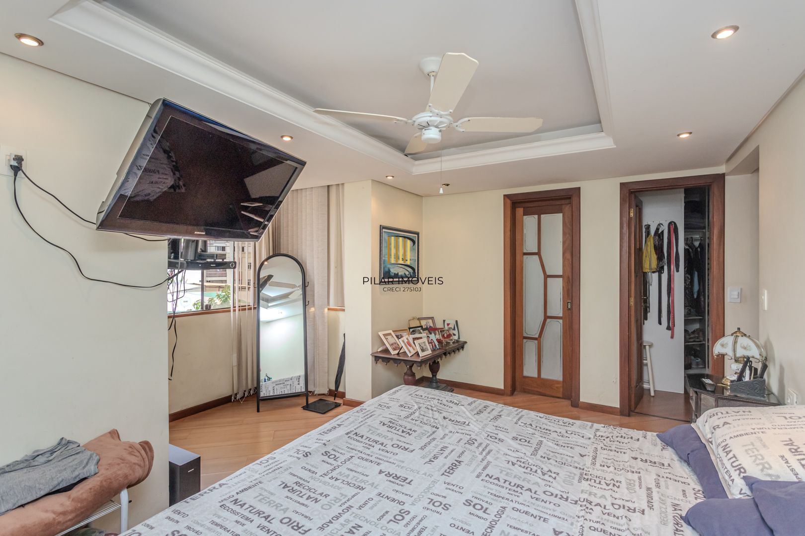 Cobertura no Menino Deus de 3 dormitórios e vaga