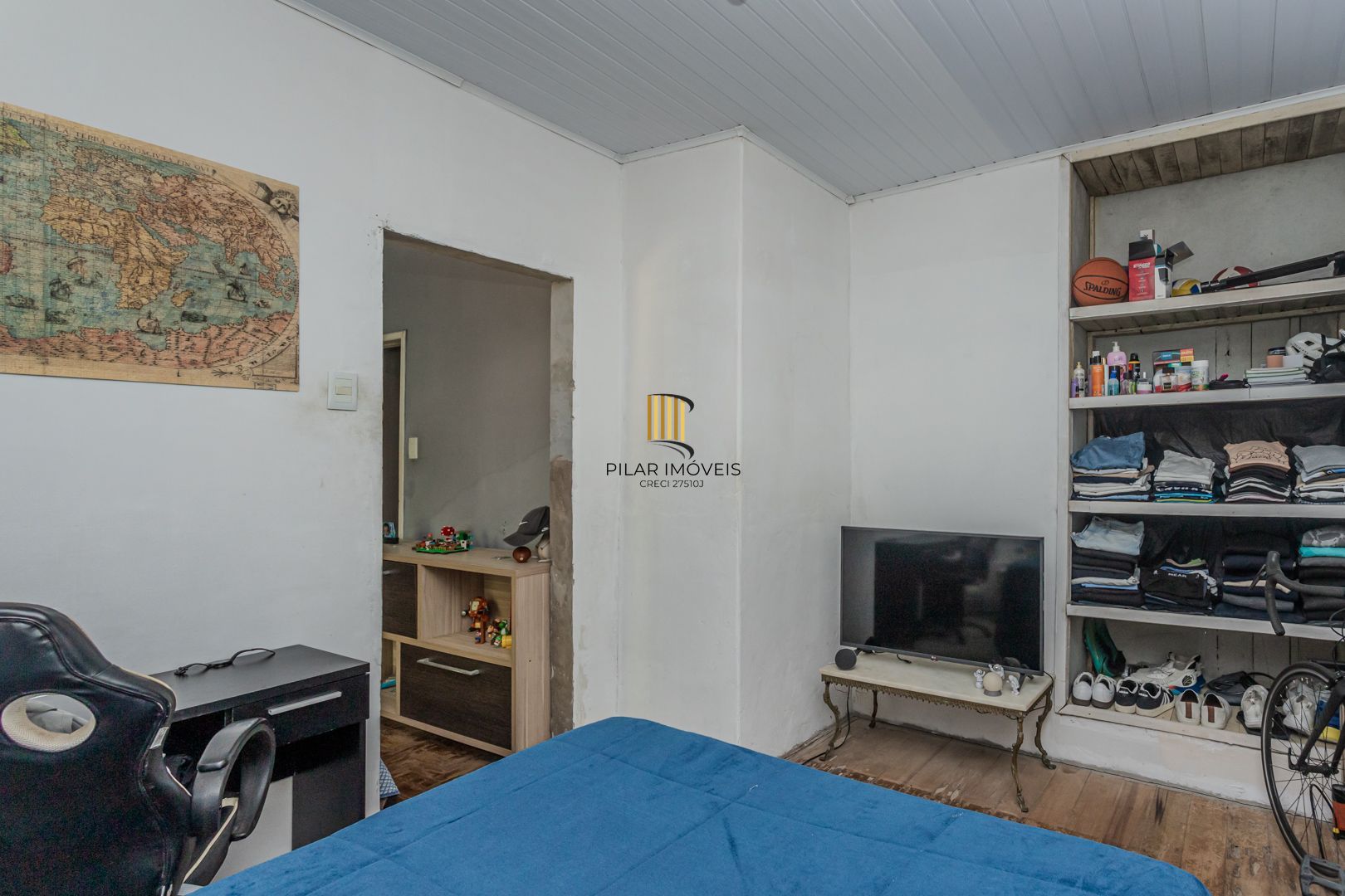 Casa no bairro Jardim Botânico de 3 dormitórios e garagem e terreno com 370m²