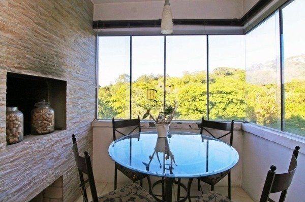 Apartamento no Nonoai de 2 dormitórios vaga e infra