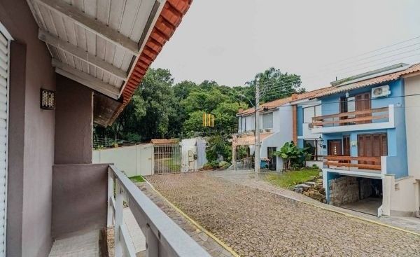 Casa em condomínio no bairro Santo Antômnio de 4 dormitórios e 2 vagas