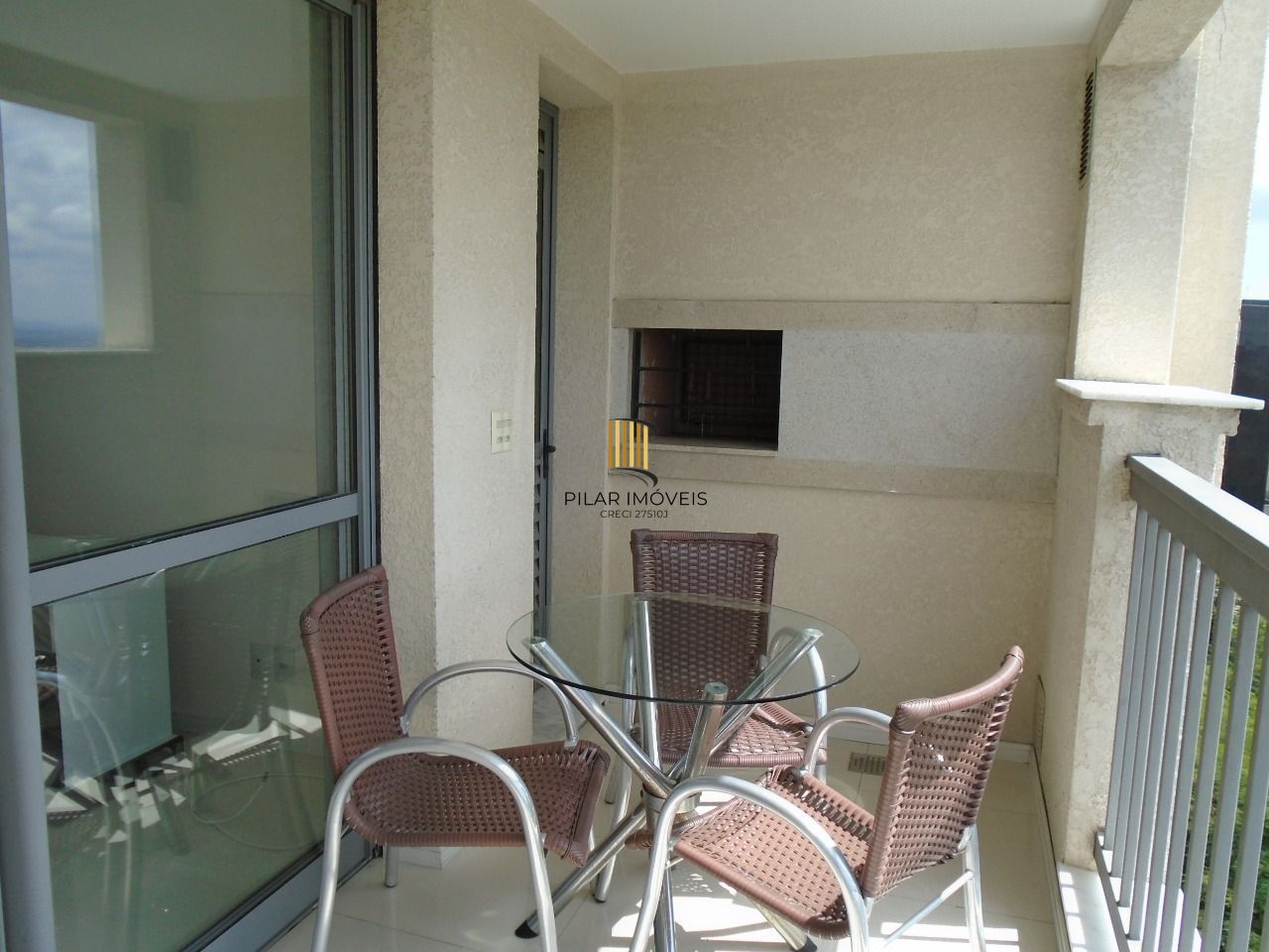 Apartamento 2 dormitórios no bairro Três Figueiras