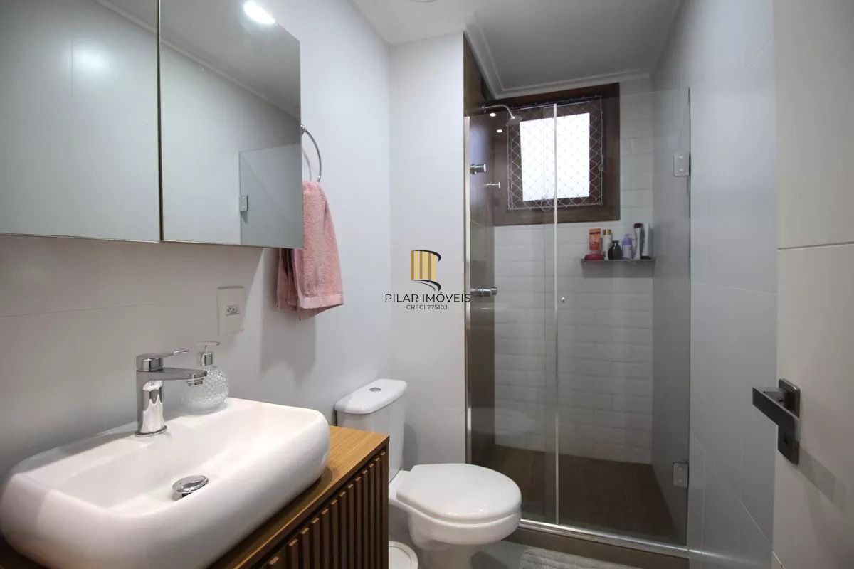 Belo Apartamento, 2 Dormitórios, Semi mobiliado, 1 Banheiro, churrasqueira, 1 Vaga Escriturada, próximo Encol, Petrópolis, Poa/ Rs.