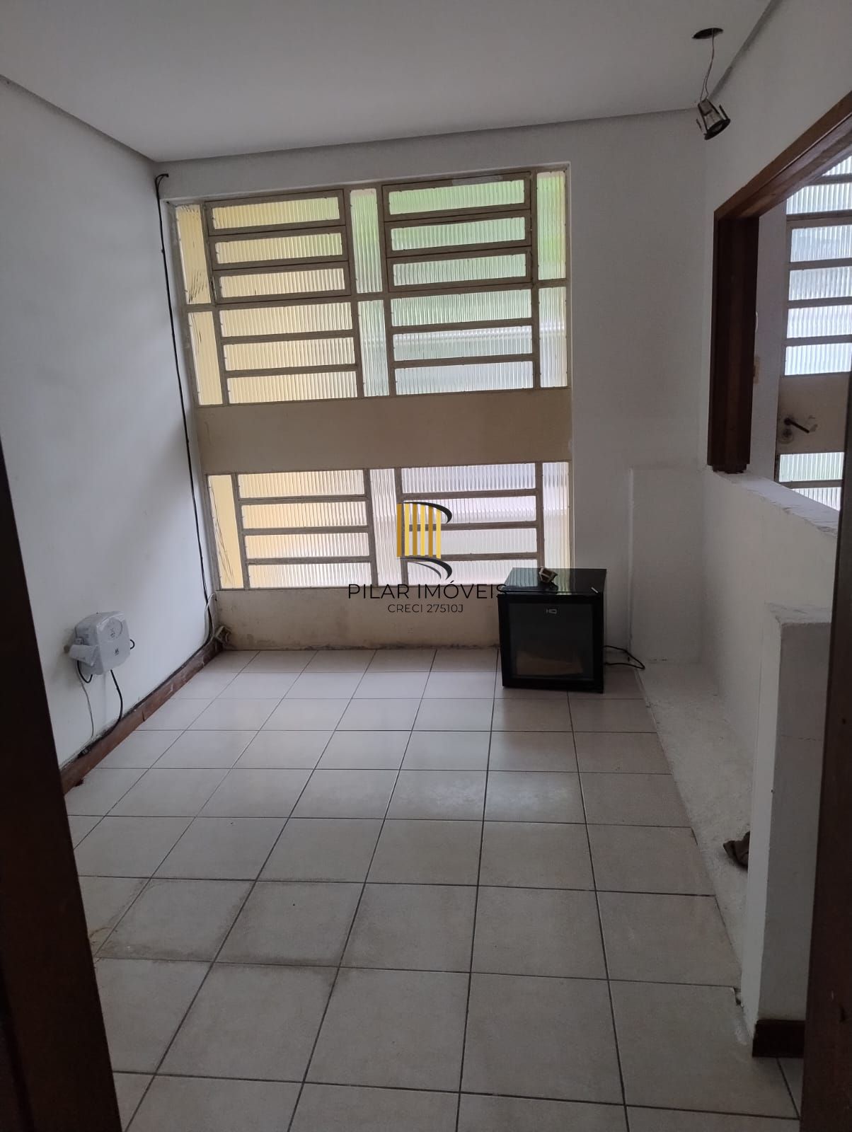 CASA MISTA COMERCIAL NO TÉRREO E RESIDENCIAL EM CIMA