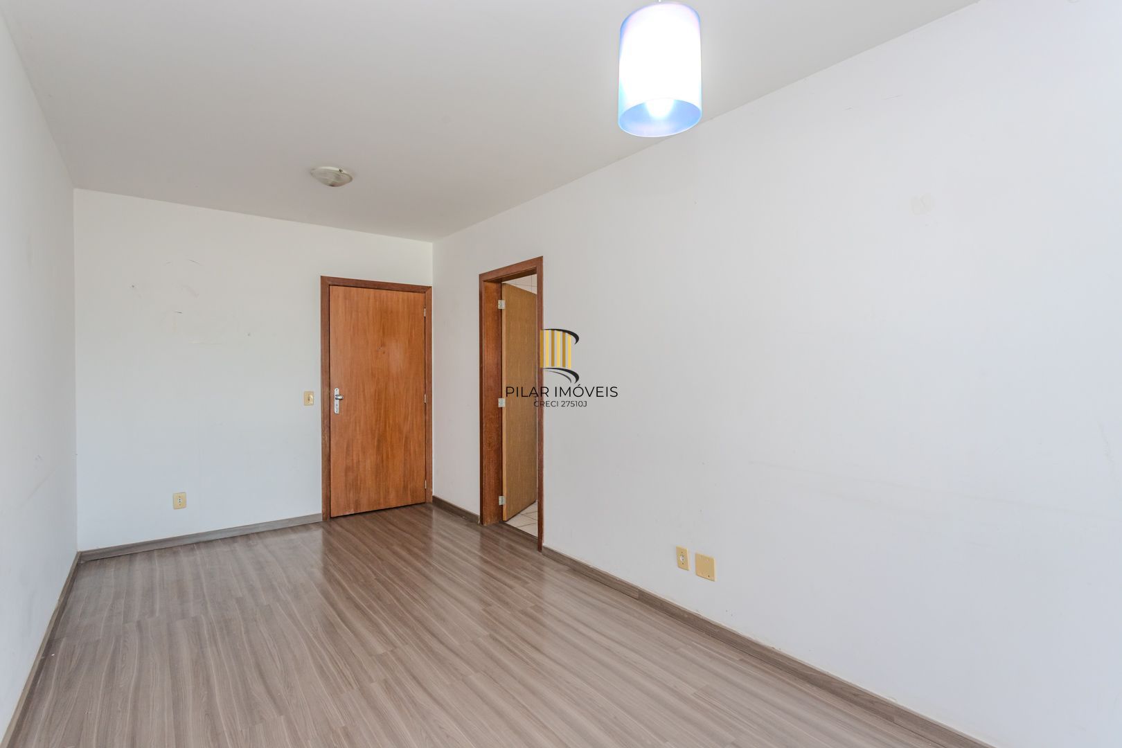 Apartamento na Cavalhada de 2 dormitórios e vaga DESOCUPADO
