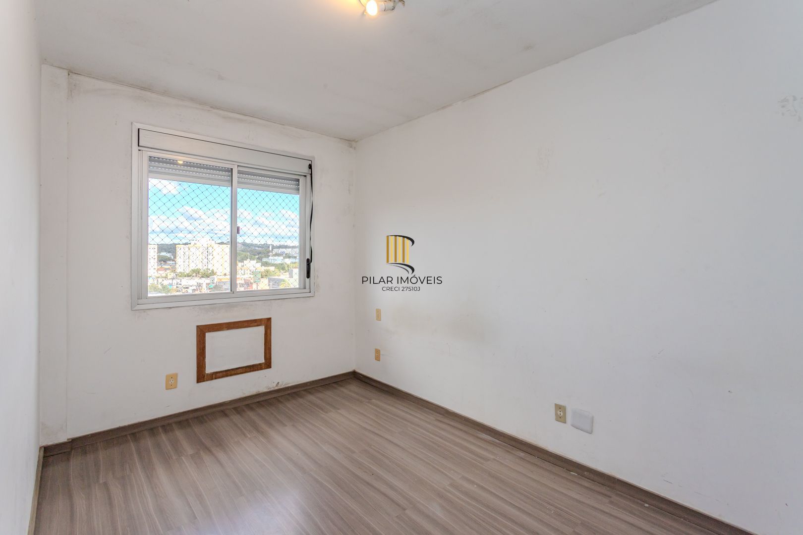 Apartamento na Cavalhada de 2 dormitórios e vaga DESOCUPADO