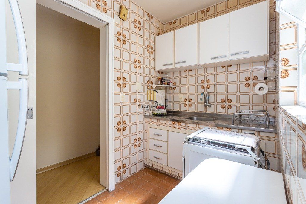 Apartamento no bairro Petrópolis de 1 dormitório desocupado