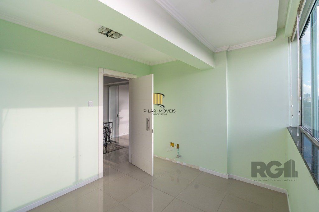 Cobertura no Cristo Redentor de 3 dormitórios e 2 vagas desocupado