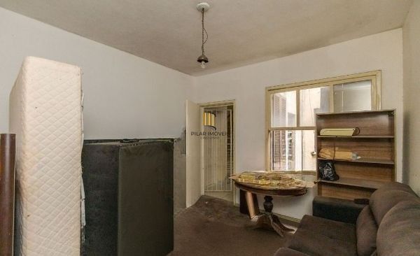 Apartamento de 2 dormitórios bairro São João DESOCUPADO