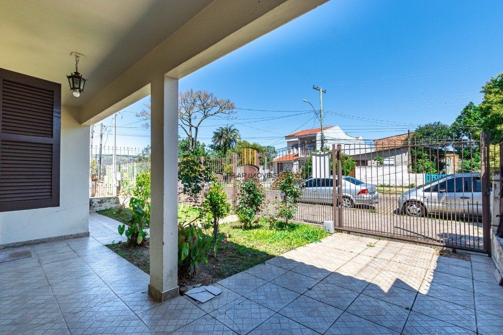 Casa de 3 dormitórios, 3 vagas