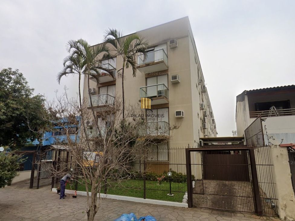 Apartamento no Menino Deus de 2 dormitórios DESOCUPADO