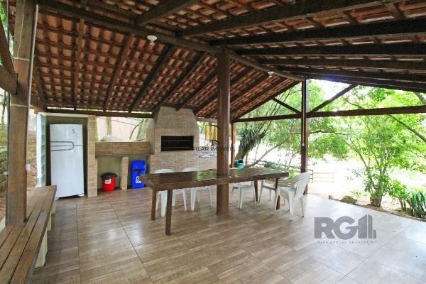 Casa sobrado em condomínio fechado na Vila Nova de 3 dormitórios e 2 vagas