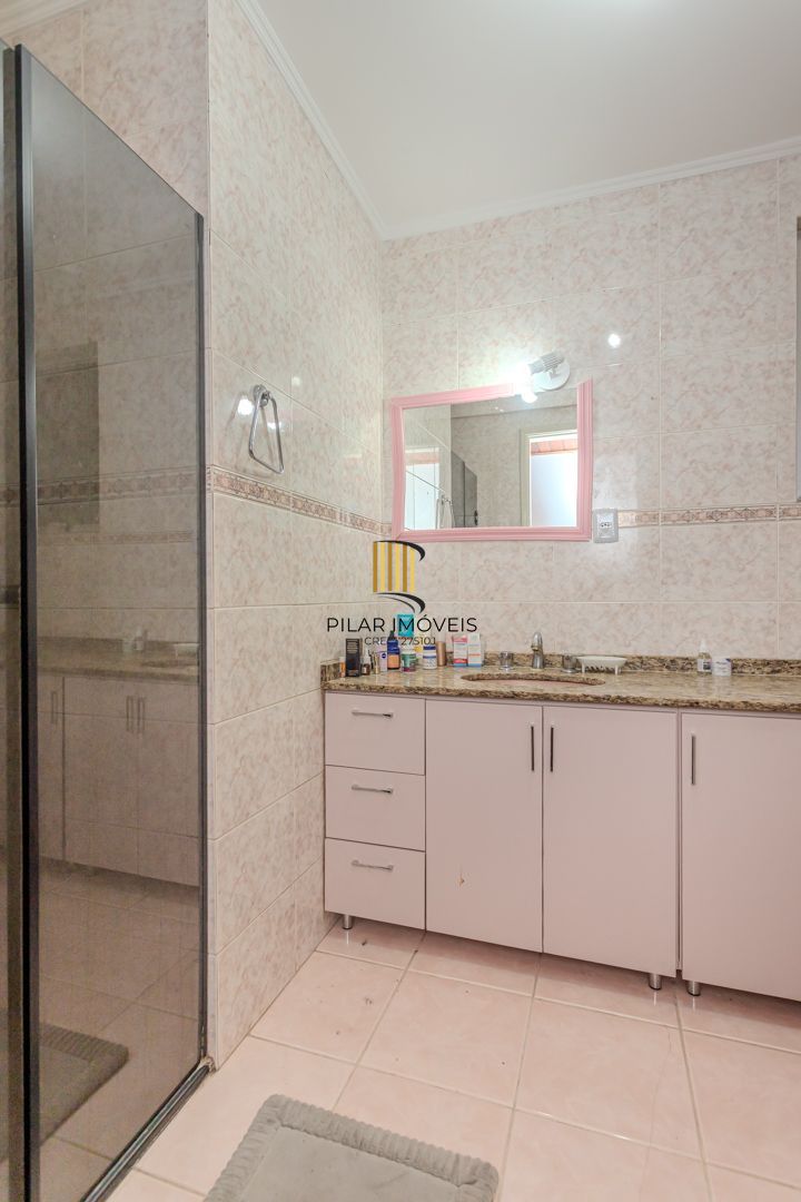 OCASIÃO 3 dormitórios, suíte e vaga, 106m² privativos, por R$ 400 mil