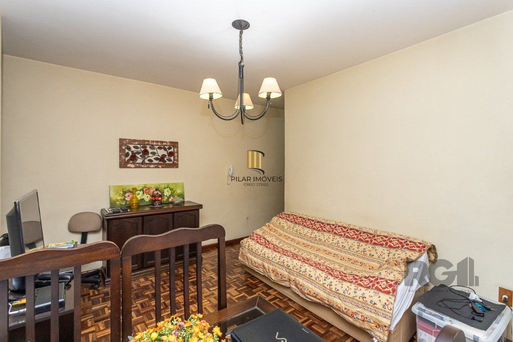 Apartamento de  2 dormitórios no Petrópolis térreo