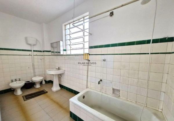 Apartamento no Centro de 3 dormitórios DESOCUPADO