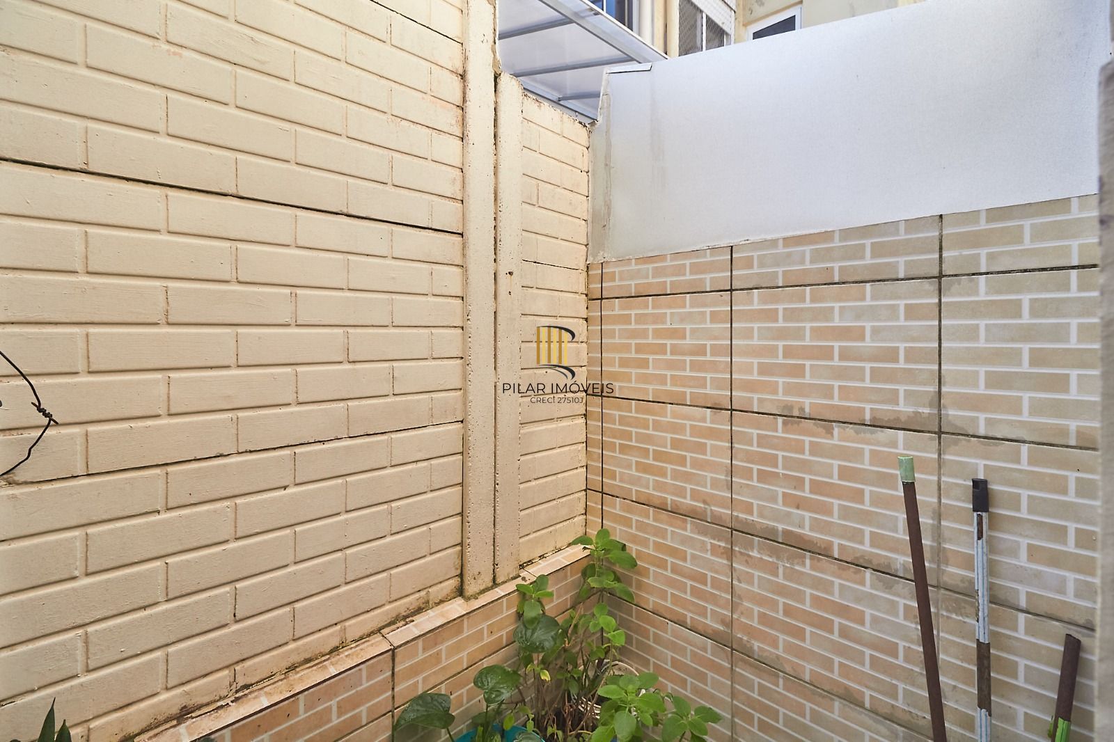 Casa sobrado em condomínio fechado no Alto Petrópolis de 2 dormitórios e vaga