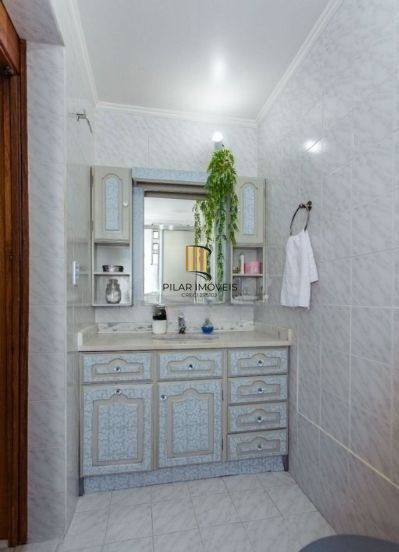Apartamento no Passo D'areia de 1 dormitório e vaga