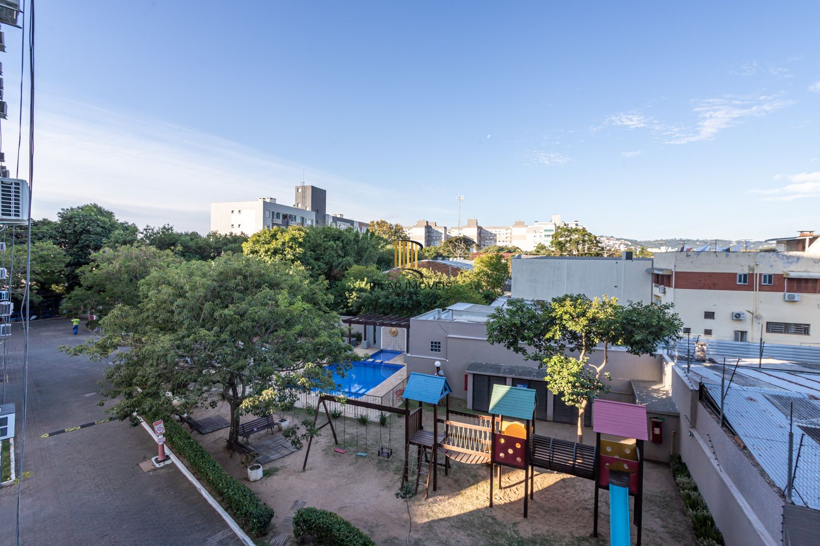 Apartamento no Cristal de 3 dormitórios , 2 vagas e infra