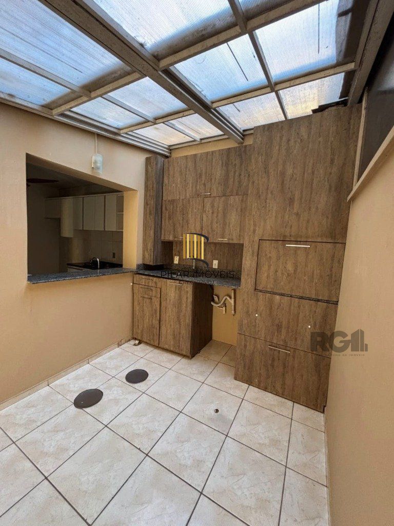 Casa de 3 dormitórios e 2 vagas - Medianeira