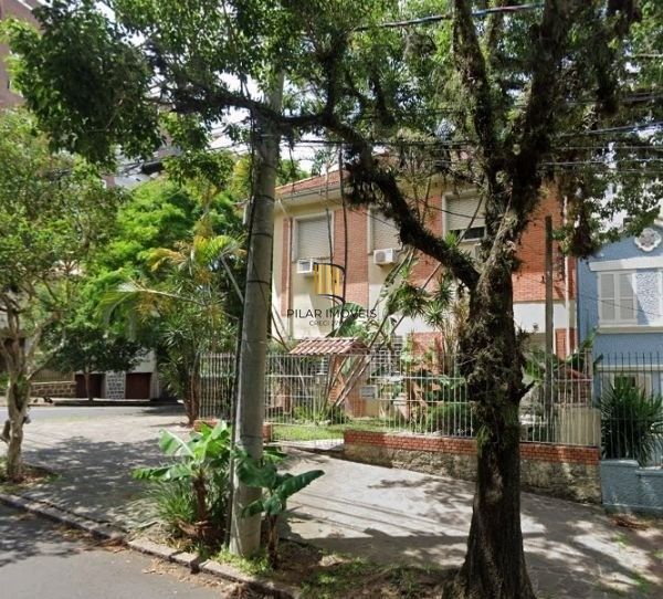 Casa sobrado no Petrópolis com 7 dormitórios e 4 vagas