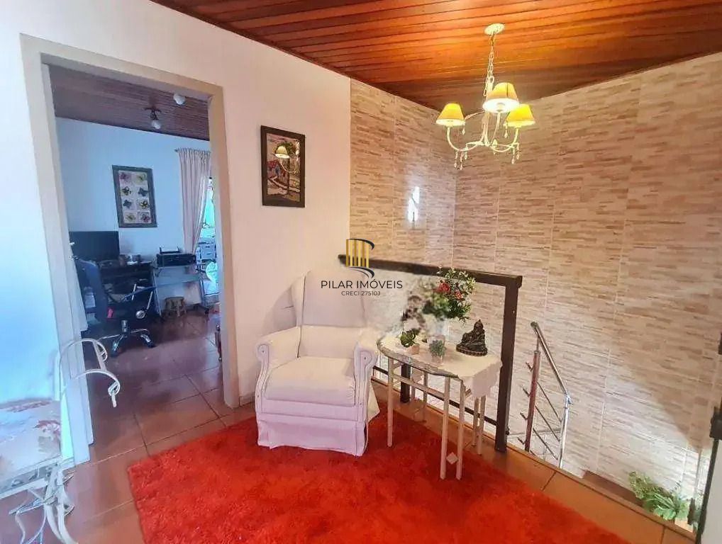 Sobrado 3 dormitórios no bairro Jardim Algarve