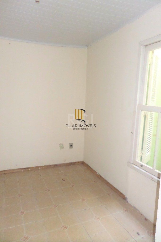 Casa na Hípica com 3 dormitórios e 2 vagas