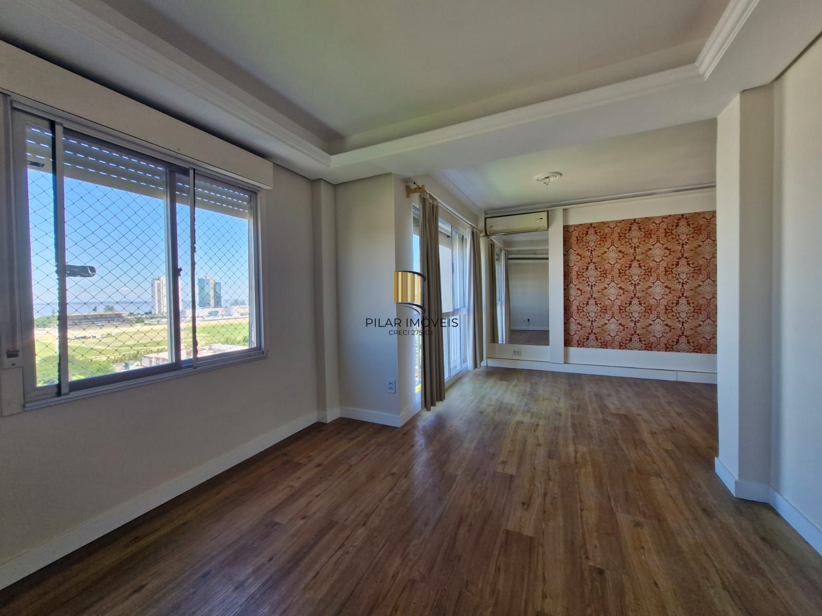 Apartamento no bairro Cristal de 2 dormitórios e vaga DESOCUPADO