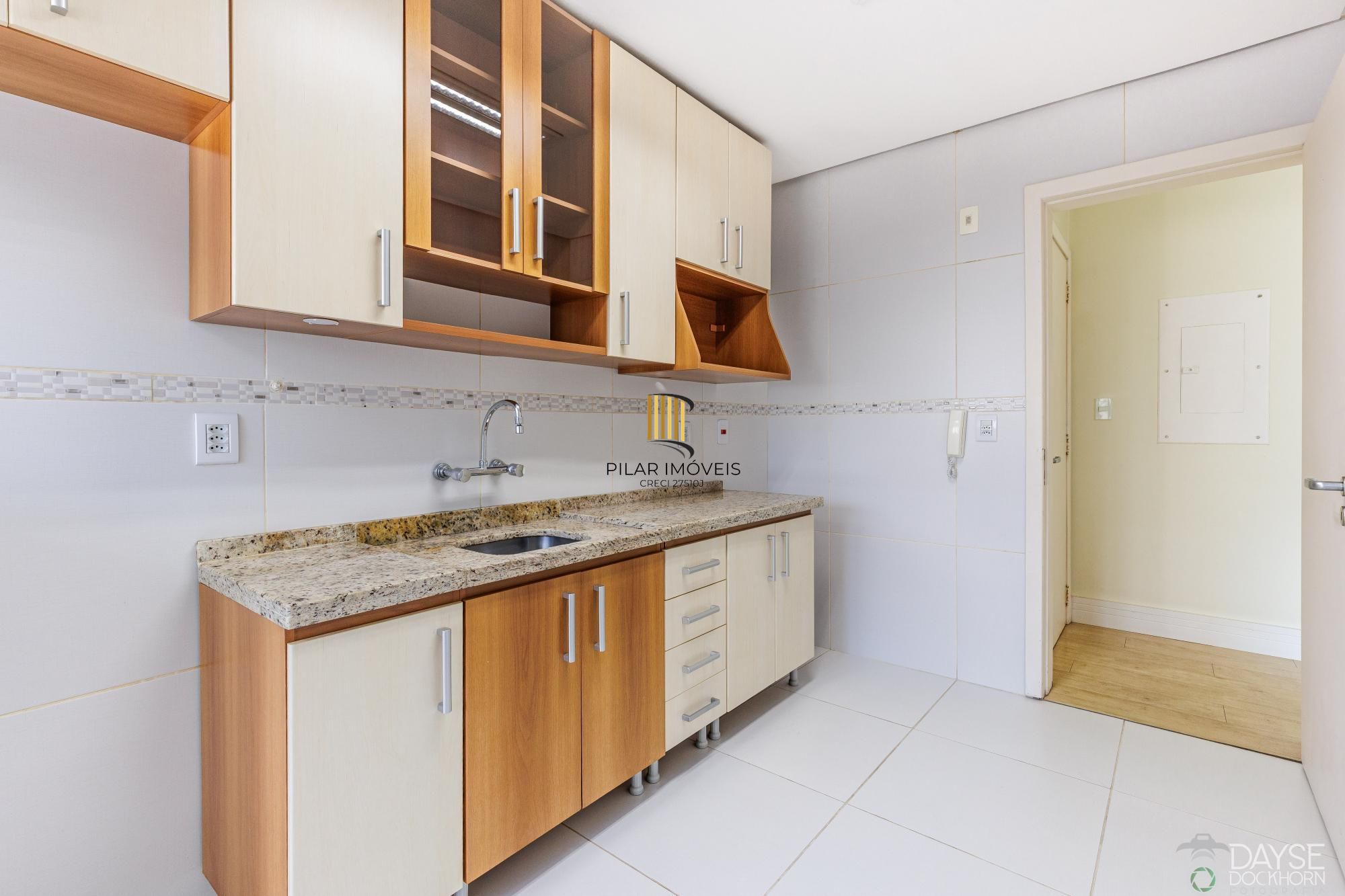 Apartamento no bairro Higienópolis de 3 dormitórios e vaga DESOCUPADO