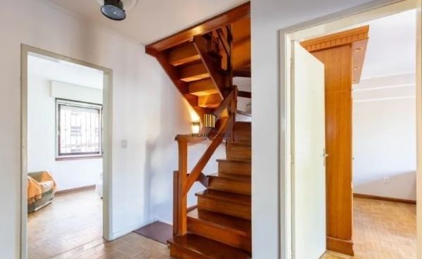 Casa sobrado no bairro Sarandi de 3 dormitórios e 2 vagas