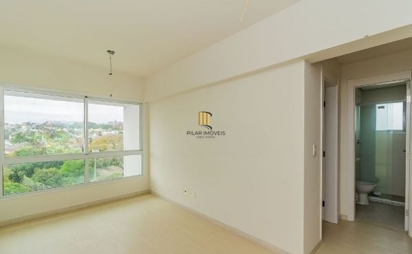 Apartamento semi novo na Medianeira de 2 dormitórios e 2 vagas