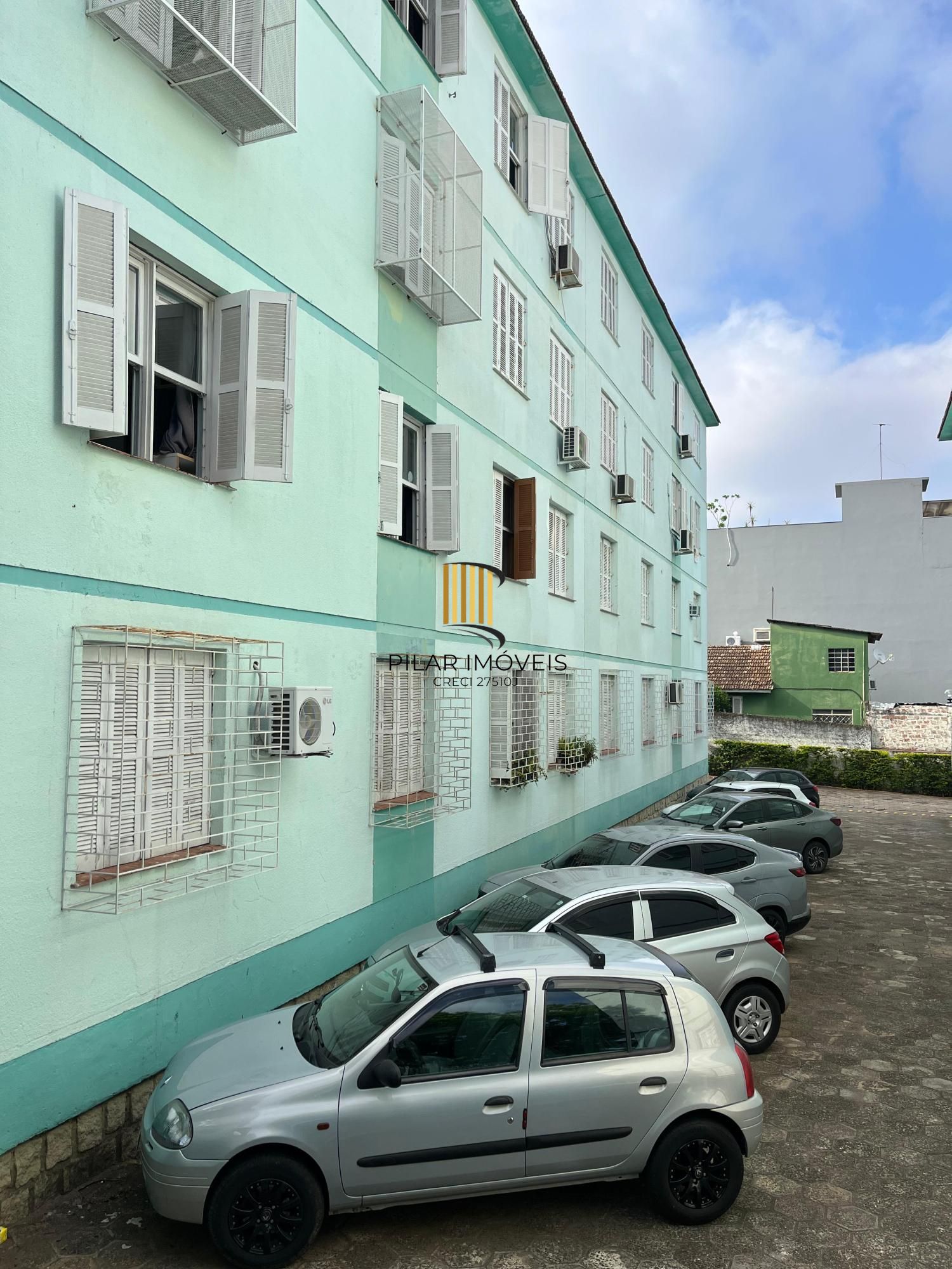 Apartamento de 2 dormitórios e vaga na Cavalhada