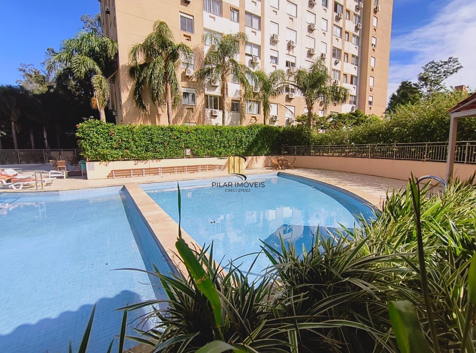 Lindo Apartamento 2 dorm. em Condomínio com Infraestrutura